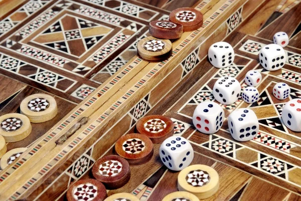 Backgammon herní deska s mnoha kostky roller, xxxl — Stock fotografie
