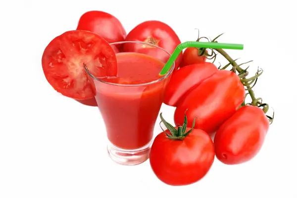 Tomato Juice in glass and ripe tomatoes — Stock Photo, Image