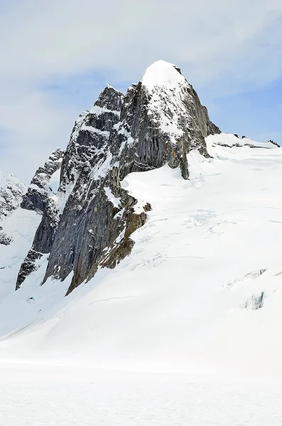 雪白的山峰 — 图库照片