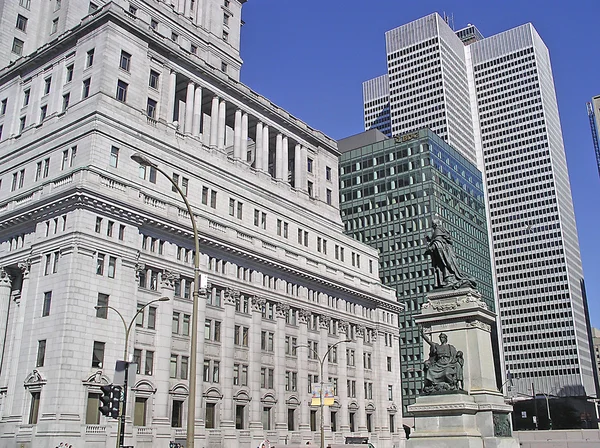 Montreal new and old buildings — Stock Photo, Image