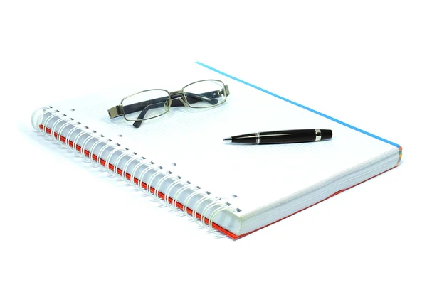 Jegyzetfüzet, toll és szemüveg — Stock Fotó