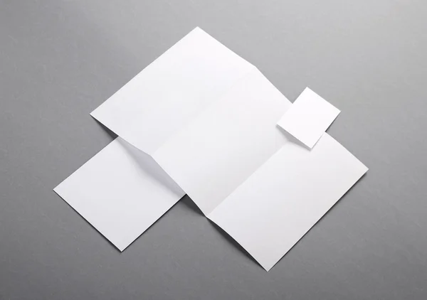 Papelaria básica em branco. Cabeça de carta dobrada, cartão de visita, envelope — Fotografia de Stock