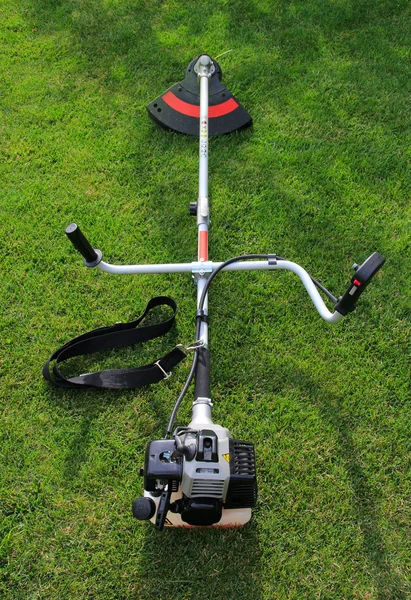 New weed trimmer — Stock Photo, Image