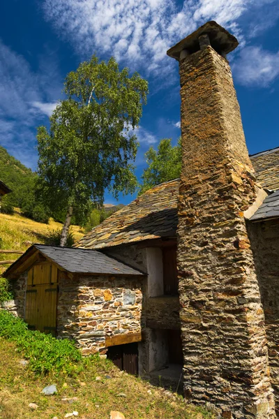 Bordas típicas de alta montaña en el Pirineo