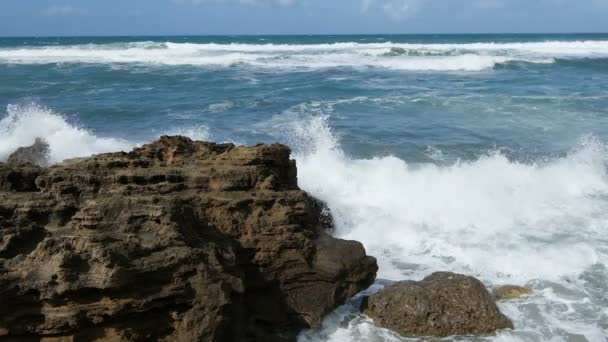 Ocean Waves Crashing Rocks Sea Storm Nature Power Effects Environment — ストック動画