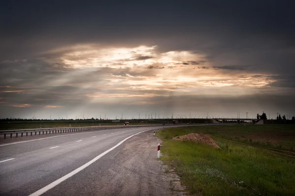 Road, sky, horizon