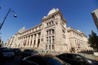 Bükreş, Romanya - 17 Ağustos 2021: Romanya Ulusal Tarih Müzesi, 1894-1900 yılları arasında Romanya 'nın Bükreş kentinde inşa edilen eski Posta Hizmetleri Sarayı.