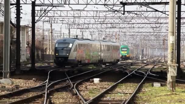 Бухарест Румыния Марта 2022 Года Пассажирский Поезд Прибывает Северный Железнодорожный — стоковое видео