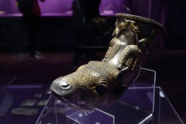 Bükreş, Romanya - 19 Mayıs 2018: Romanya Ulusal Tarih Müzesi 'ndeki Uzun Müzeler Gecesi halka ve medyaya ücretsiz olarak açıldı. Sadece yazı işleri için resim.