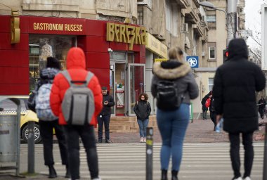 Bükreş, Romanya - 07 Mart 2022: Romanya 'da Rus yemeği satan 13 Berezka mağazasından biri. Mağaza, Rusya 'nın Ukrayna' ya karşı açtığı savaşa karşı kamuoyu önünde yer aldı..