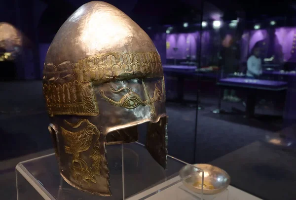 Bükreş, Romanya - 19 Mayıs 2018: Romanya Ulusal Tarih Müzesi 'ndeki Uzun Müzeler Gecesi halka ve medyaya ücretsiz olarak açıldı. Sadece yazı işleri için resim.