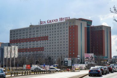 Bükreş, Romanya - 10 Mart 2022: Bükreş 'in güneyindeki Vitan - Barzesti bölgesinde yaşayan Robert Sorin Negoita ve Ionut Negoita kardeşlere ait dört yıldızlı bir otel..