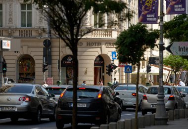 Bükreş, Romanya - 4 Temmuz 2022: Romanya 'nın Bükreş kentindeki Zafer Bulvarı üzerinde Grand Hotel Continental.