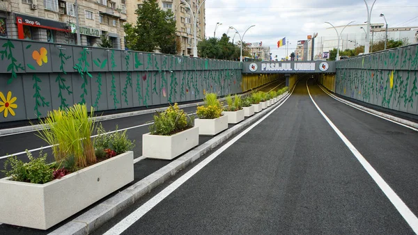 Бухарест Румунія Вересня 2022 Нещодавно Відремонтований Юнірійський Прохідний Тунель Бульварі — стокове фото