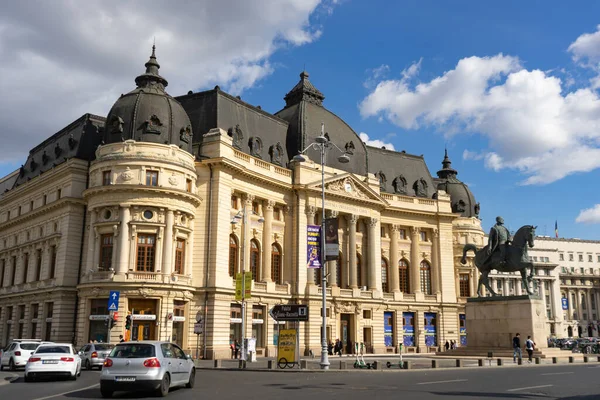 Bukareszt Rumunia Września 2022 Pomnik Króla Rumunii Karola Przed Biblioteką — Zdjęcie stockowe