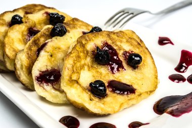 Frenk üzümü reçeli ile Pancakes