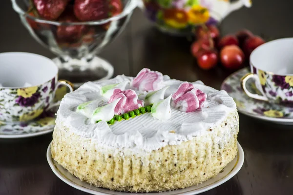 Pasta, çay ve çilek — Stok fotoğraf