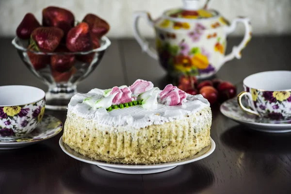 Pasta, çay ve çilek — Stok fotoğraf