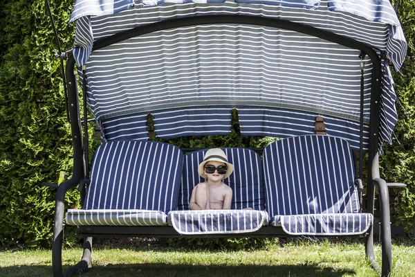 Bambino in vacanza estiva — Foto Stock