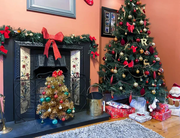 Christmas Tree Decorations Fireplace House Boxing — Zdjęcie stockowe
