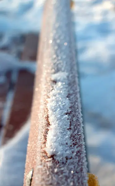 Wooden Bench Covered Beautiful White Frost Winter Park — стоковое фото