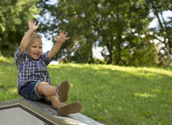 Felice ragazzo. — Foto Stock