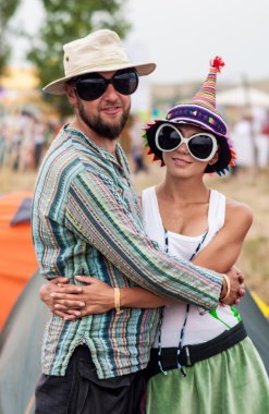 iki komik gözlükler içinde