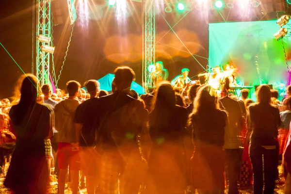 Concert en plein air lumineux et fort — Photo