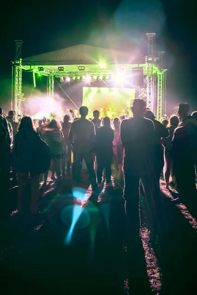 Concert en plein air lumineux et fort — Photo