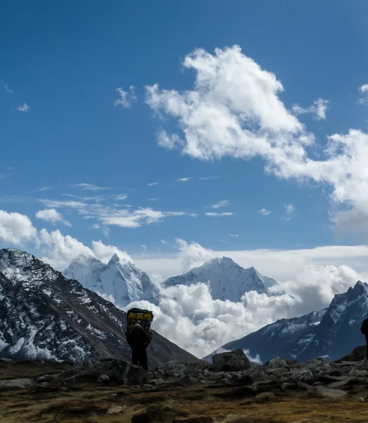 Wide comfortable and lovely trails in Nepal — Stock Photo, Image