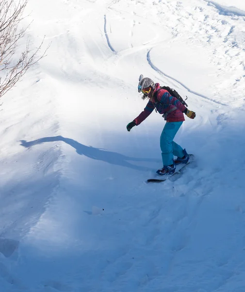 Skiën en snowboarden in stijl hippie - naakte — Stockfoto