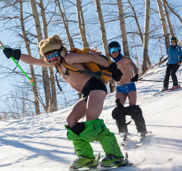 Kayak ve snowboard tarzı hippi - çıplak — Stok fotoğraf