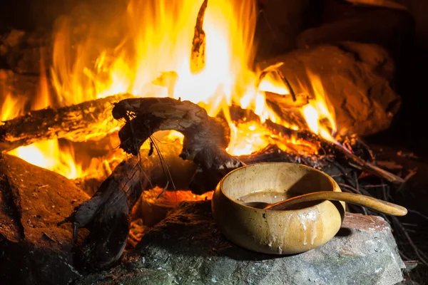 Overnight in tents near a fire — Stock Photo, Image