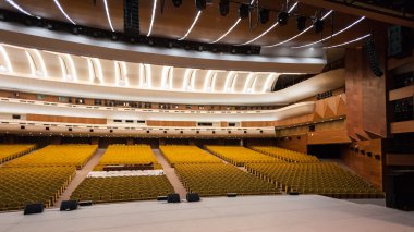 iç büyük bir tiyatro