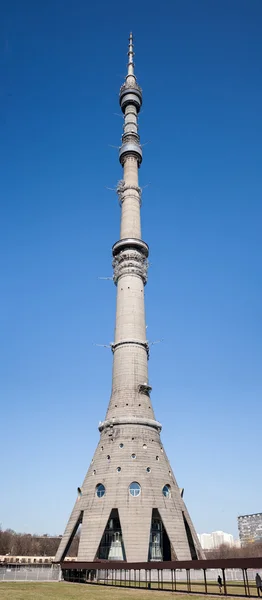 Monumento a la torre - torre de televisión — Foto de Stock