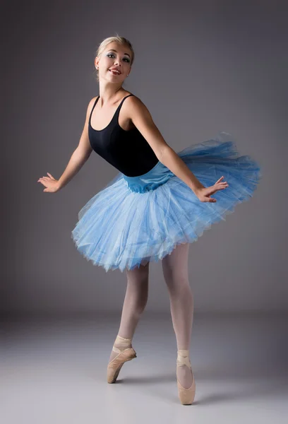 Female ballet dancer — Stock Photo, Image