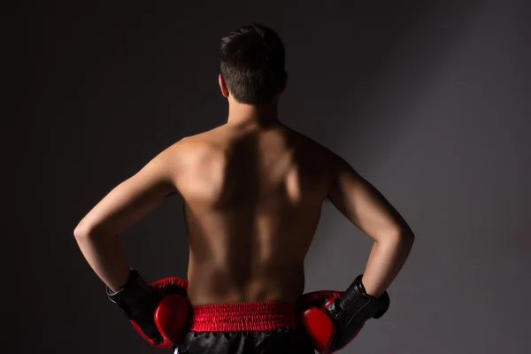 Joven kickboxer masculino —  Fotos de Stock