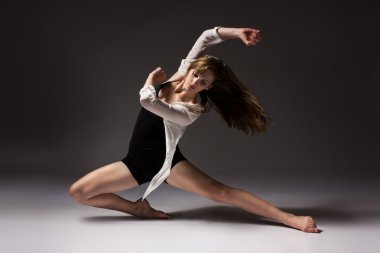 güzel kadın dansçı