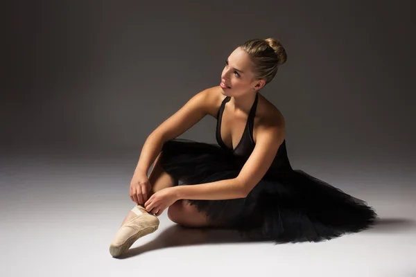 Ballerina di danza femminile — Foto Stock