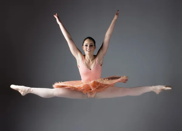 Danse de ballet féminine — Photo