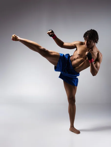 Lutador de boxe masculino — Fotografia de Stock