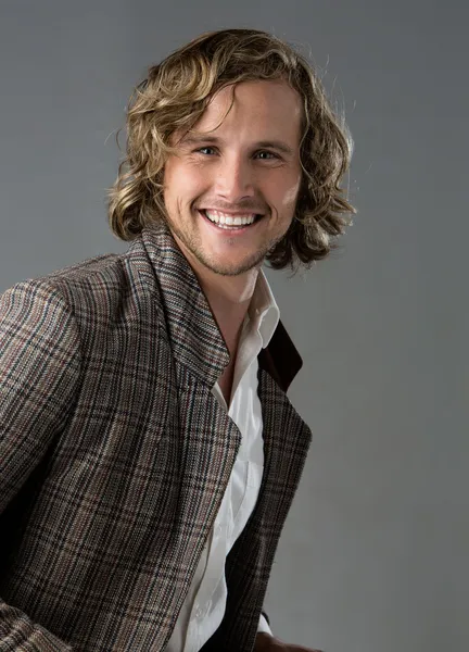 Yakışıklı beyaz adam