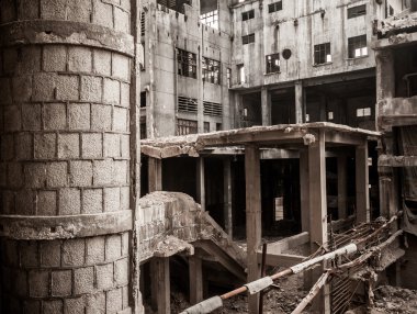 Kıyamet kalıntıları harap