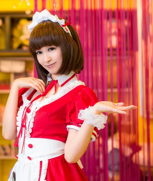 Lolita japonês estilo menina intdoor bonito cosplayer empregada — Fotografia de Stock