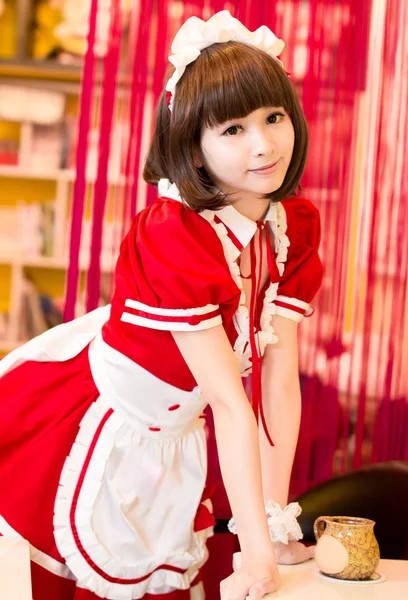 Lolita japonais style fille intérieur mignon cosplayer femme de ménage — Photo