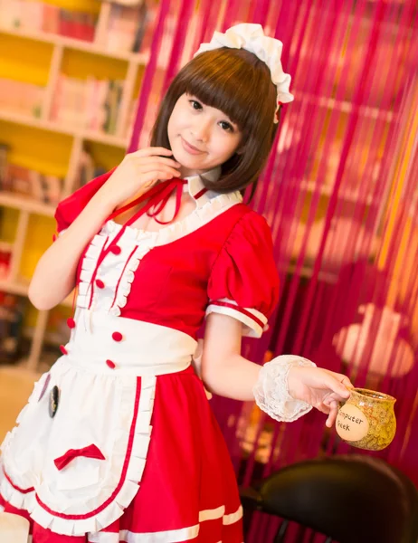 Lolita japonais style fille intérieur mignon cosplayer femme de ménage — Photo