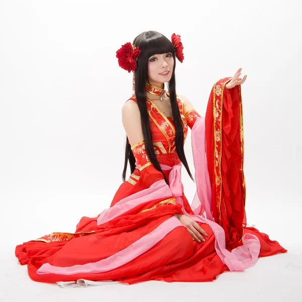 Asia chica china en rojo vestido tradicional bailarina — Foto de Stock