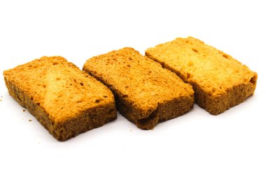 Beyaz arkaplanda seçici odaklı gevrek rusk