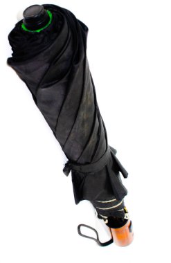 Seçici odaklı beyaz arkaplan üzerindeki şemsiye