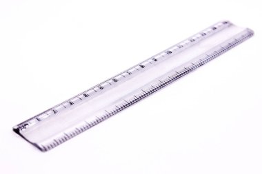 Matematiği seçici odaklı beyaz arkaplanda izole et